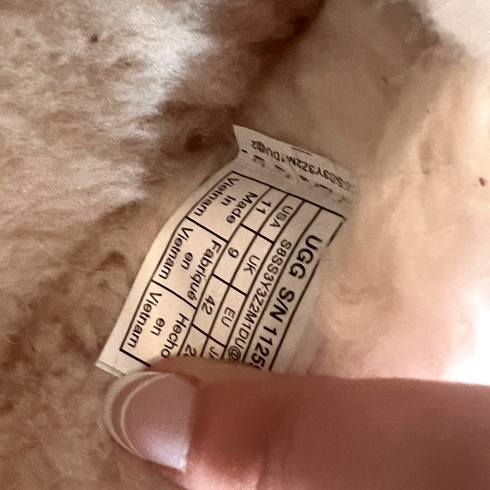 Ugg Slippers - image 3